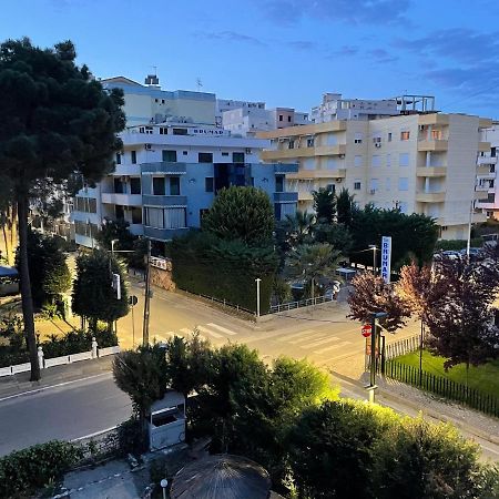 Modern Comfy Apartment With Balcony Durres Bagian luar foto